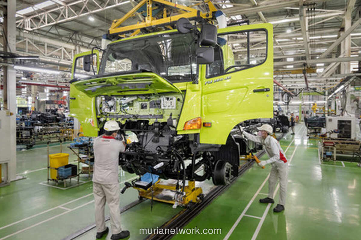 Pabrik Hino Purwakarta Sepi, Hanya 25% Kapasitas Terpakai Akibat Banjir Truk China