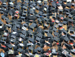 Mimpi yang Terkubur: Stigma Cukup SMA dan Masa Depan yang Terhambat