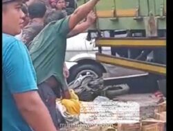 Truk Gandeng Melaju Liar, Nyawa Pengendara Motor Melayang di Bondowoso