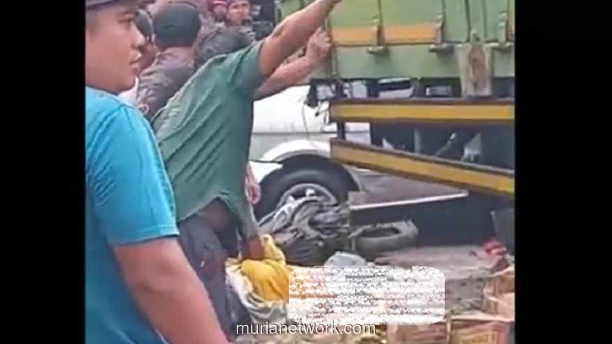 Truk Gandeng Melaju Liar, Nyawa Pengendara Motor Melayang di Bondowoso