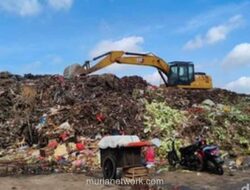 Gunungan Sampah Pasar Kramat Jati Kembali Bikin Warga Sesak