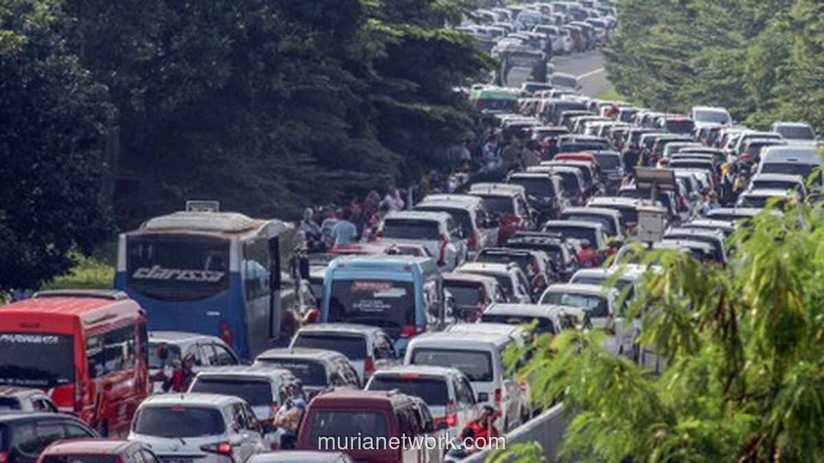 Kemacetan Parah Melanda Tol Jagorawi, Jalur ke Puncak Ditutup Sementara