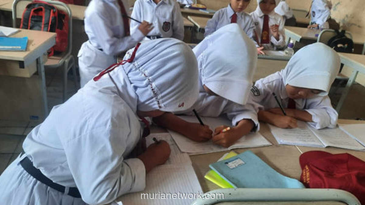 Gawai vs PR: Mengapa Anak Rajin di Sekolah, Malas Belajar di Rumah?