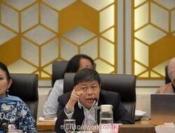 Mendagri Izinkan Warga Manfaatkan Kayu Hanyut untuk Bangun Rumah