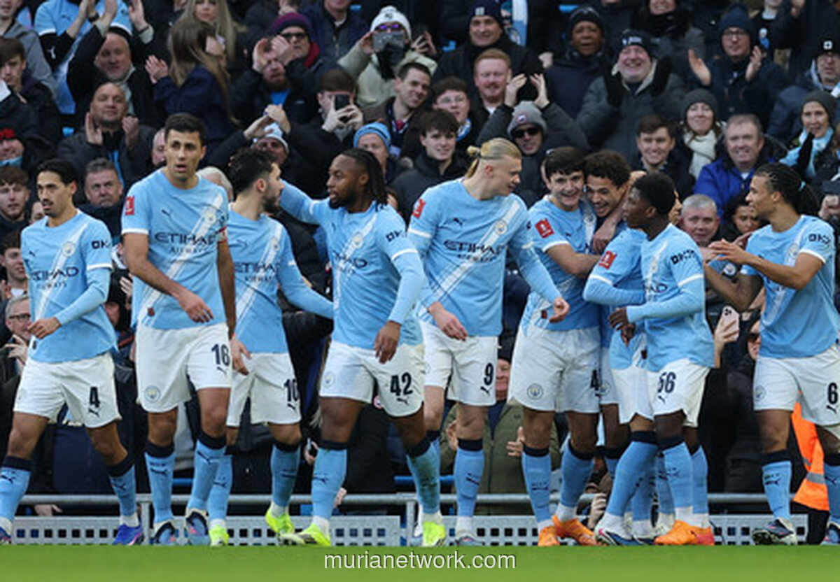 Drama 10 Gol di Etihad, Dua Bunuh Diri Perparah Pesta City