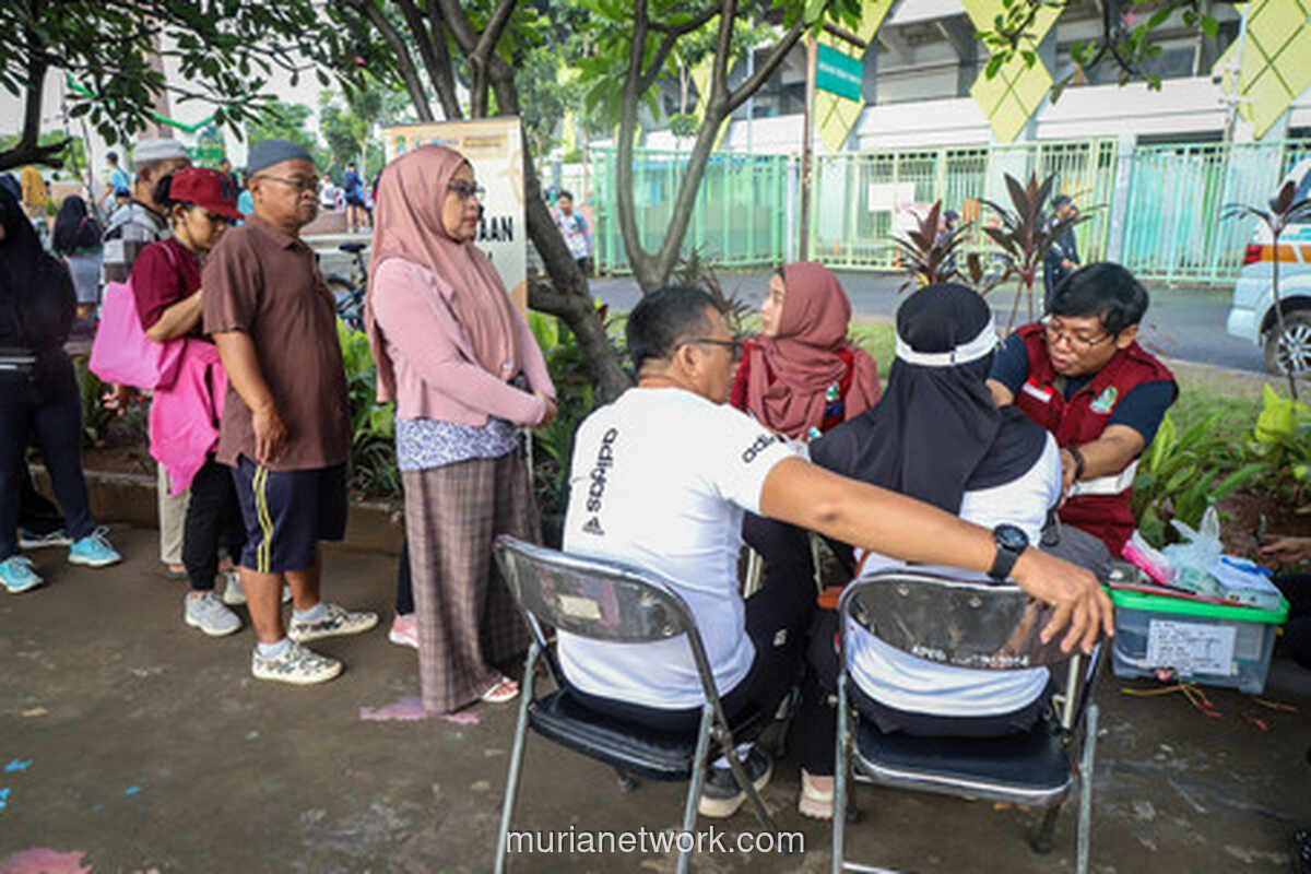 Tenda Biru di CFD Bekasi: Antrean Panjang untuk Cek Kesehatan Gratis