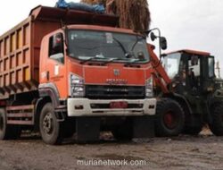 Gunungan Sampah di Kramat Jati Diserbu 25 Truk, Warga Lega