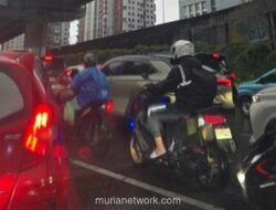 Lautan Kendaraan Mandek, Pengendara Terjebak Satu Jam di Exit Tol Antasari