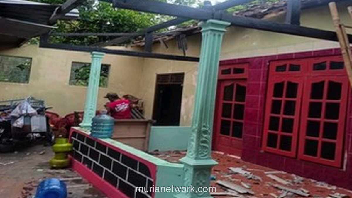 Gus Ipul Kerahkan Bantuan Darurat Usai Puting Beliung Hancurkan Karangpandan