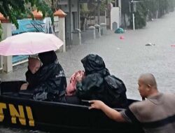 Bekasi Tergenang, Genangan di Teluk Pucung Capai Satu Setengah Meter