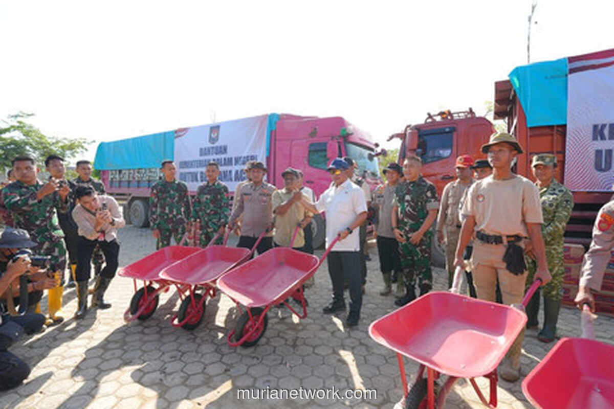 Mendagri Serahkan Gerobak dan Mi Instan, Pacu Pemulihan Aceh Tamiang