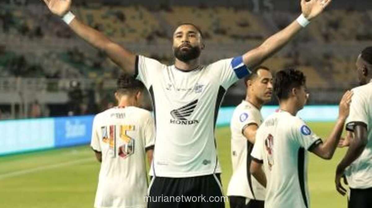 Persebaya Ganti Kulit, Dua Bek Inti Pamit dari Surabaya