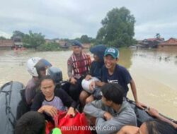 Banjir Cikarang Utara, Brimob Bergerak Cepat Evakuasi Warga