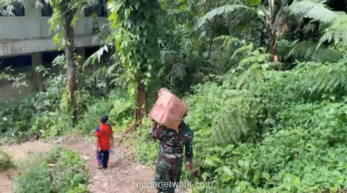 Dari Medan Berat, Bantuan TNI Akhirnya Sampai ke Pelosok Sumatra