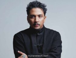 Sal Priadi Beri Klarifikasi Usai Foto Bareng Sitok Srengenge Picu Polemik