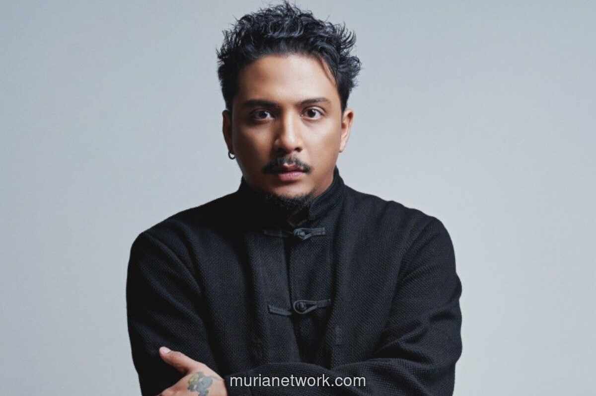 Sal Priadi Beri Klarifikasi Usai Foto Bareng Sitok Srengenge Picu Polemik