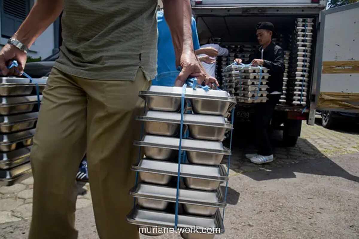 Makan Gratis Prabowo: Investasi Gizi atau Manuver Politik Menuju 2029?