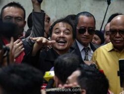 Roy Suryo dan Ahmad Khozinudin Dilaporkan ke Polda Metro Terkait Pernyataan di Media