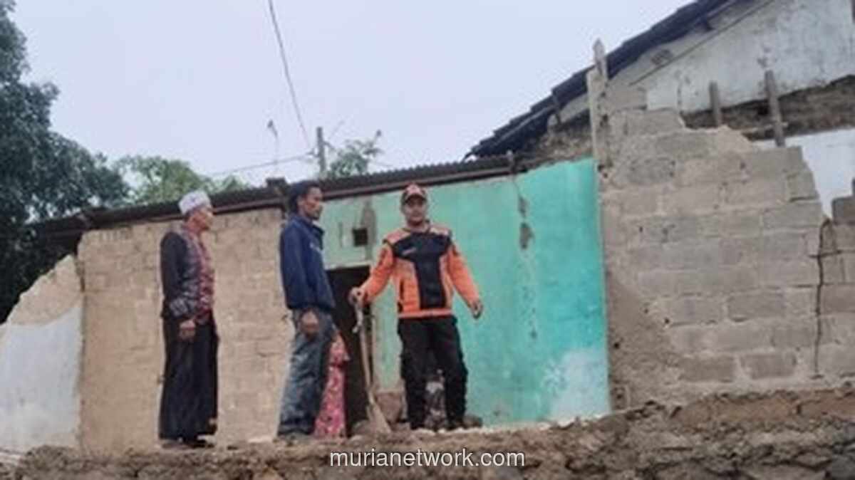 Hujan dan Angin Gila Porak-Porandakan Rumah Warga di Bogor