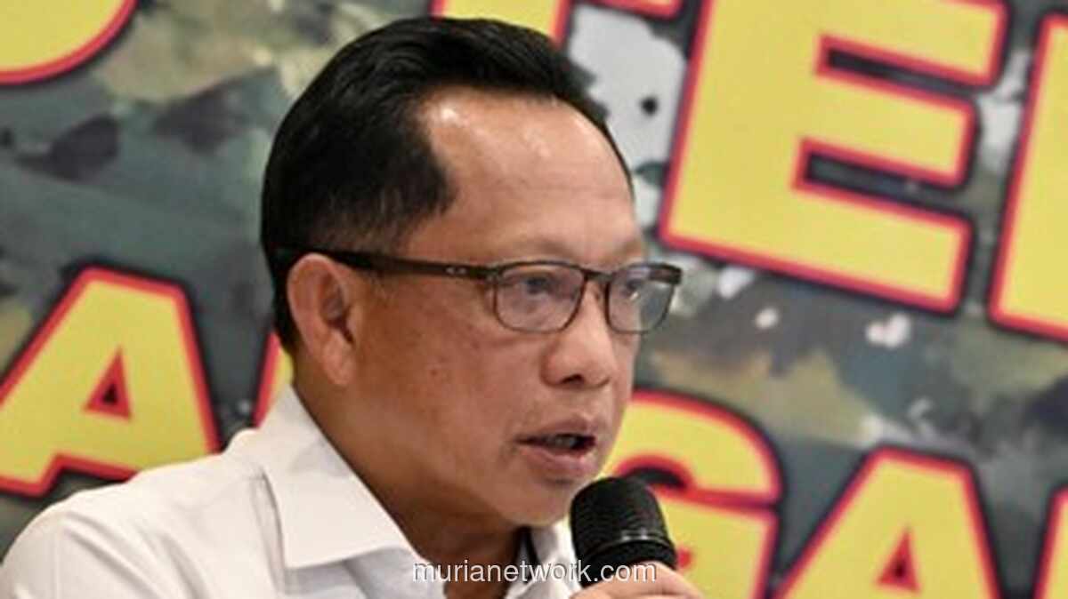 Menteri Tito Izinkan Warga Manfaatkan Kayu Hanyut untuk Bangun Kembali Rumah