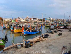 Ombak Tiga Meter, Nelayan Semarang Terjepit Antara Risiko dan Isi Perut