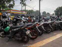 Parkir Informal Menggurita di Sekitar Stasiun, Tarif Resmi Ditinggalkan