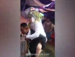 Cinta Tak Tergenang Banjir: Pengantin Digendong di Resepsi yang Banjir
