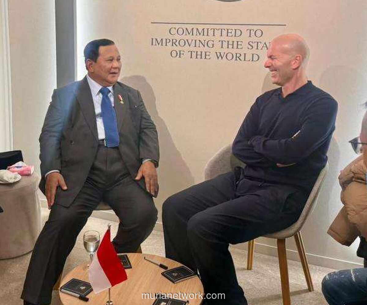 Prabowo Curi Waktu dengan Zidane di Davos, Bahas Ambisi Besar Sepak Bola Indonesia