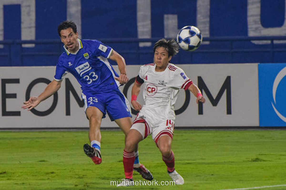 Thom Haye Sambut Duel Panas Persib Lawan Persija: Taruhannya Trofi Juara Paruh Musim