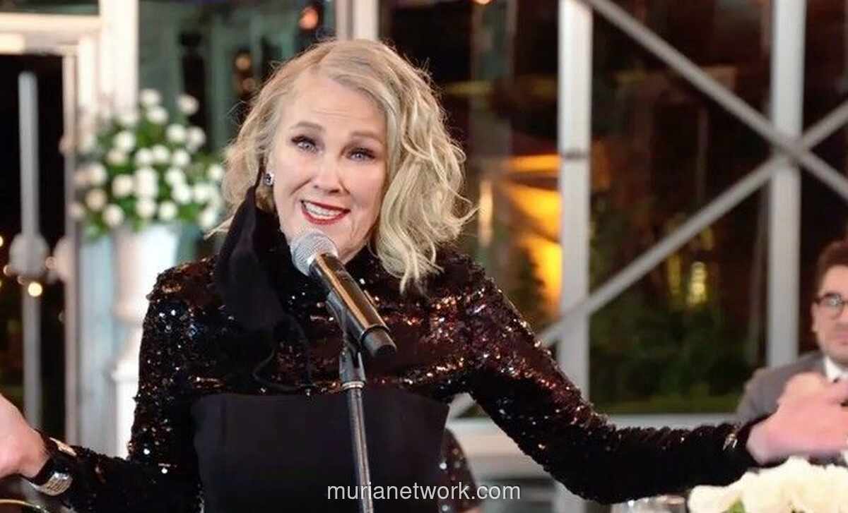 Catherine OHara Meninggal Dunia Setelah Alami Gangguan Pernapasan