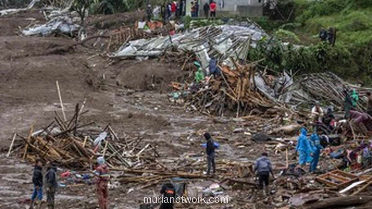 Longsor Cisarua: 23 Prajurit TNI Dikabarkan Hilang, Pencarian Terkendala Cuaca