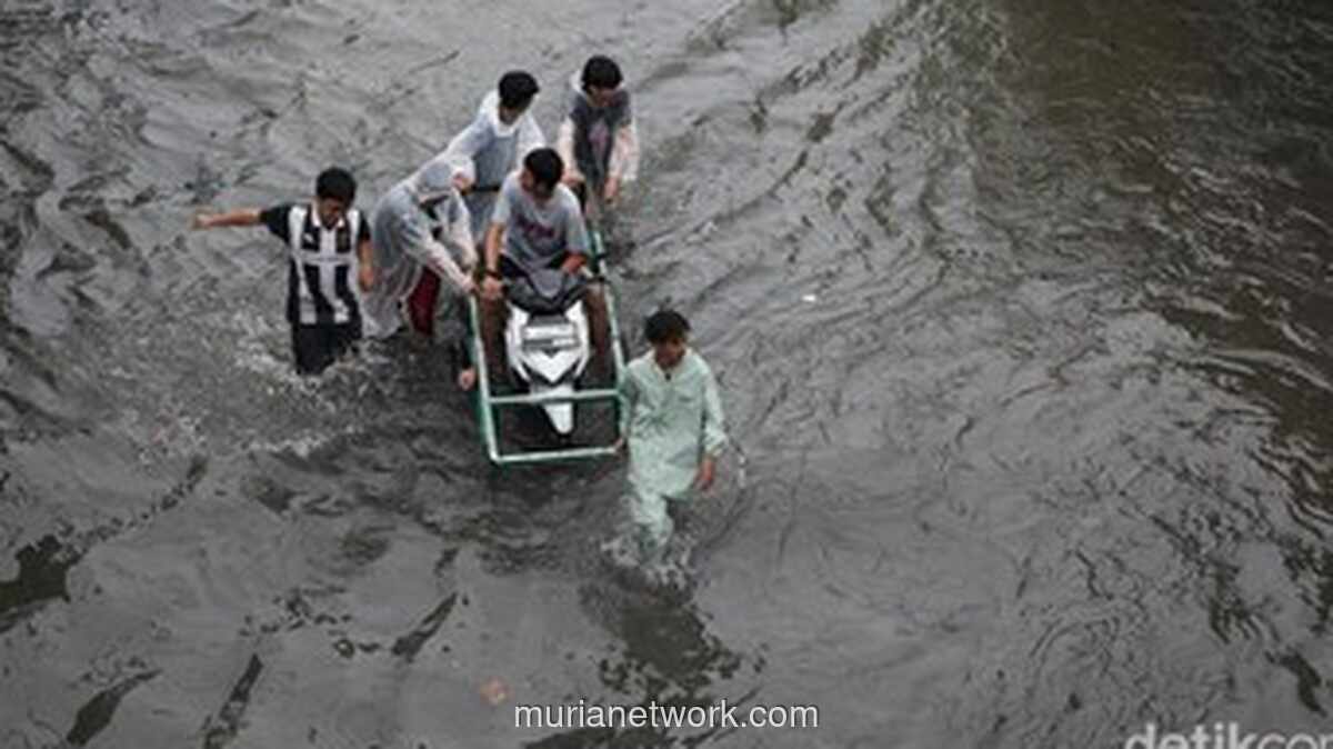 11 RT di Jakarta Masih Terendam, Warakas Paling Parah