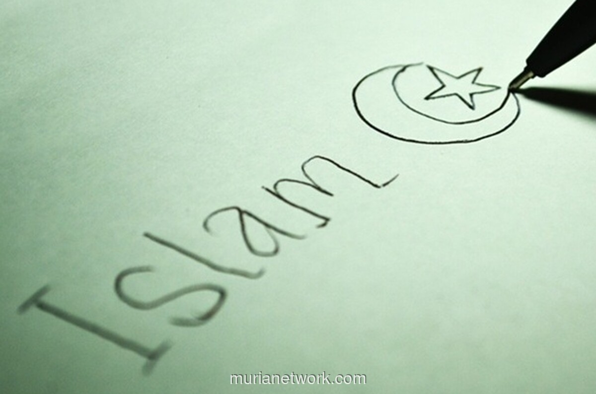 Umat di Persimpangan: Agama, Negara, dan Krisis Kepercayaan di Indonesia 2025