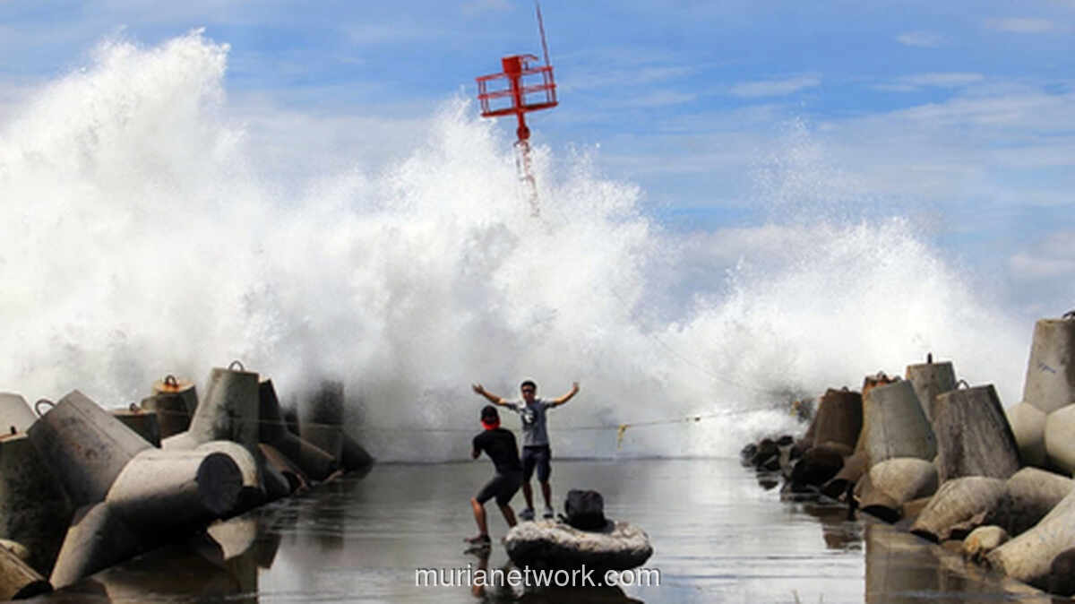 Siklon Jenna Menguat, Gelombang Tinggi Ancam Perairan Indonesia