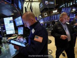 Wall Street Beringsut di Tengah Data Tenaga Kerja dan Ketegangan Mahkamah Agung