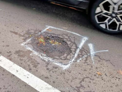 Pasar Minggu Dipenuhi Lubang, Pemprov Tunggu Hujan Reda untuk Perbaikan