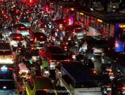 Jalan DI Pandjaitan Lumpuh, Pengendara Terjebak Banjir dan Macet Mencekam