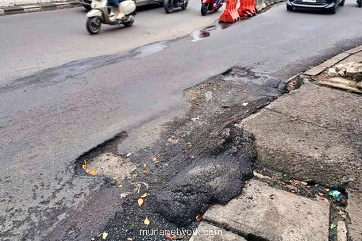 Hujan Jadi Penghalang, Perbaikan Jalan Berlubang di Jakarta Tunggu Cuaca Reda