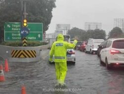 Genangan 40 Cm di Rawa Bokor Lumpuhkan Arus Tol Cengkareng