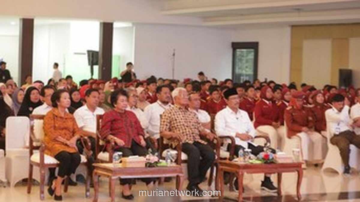 Kakak Prabowo Blusukan ke Sekolah Rakyat, Terkesima dengan Bakat Para Siswa