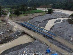 270 Jembatan Bailey Segera Sambung Tiga Provinsi yang Porak-Poranda