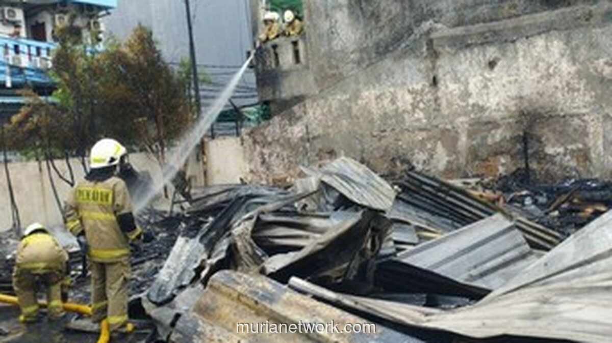 Bedeng di Grogol Petamburan Ludes Dilahap Api, Pekerja Selamat Usai Terbangun oleh Hawa Panas