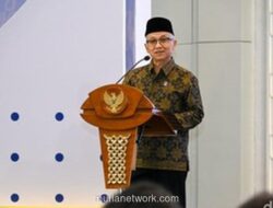 Kemendikdasmen Salurkan Bantuan Triliunan Rupiah untuk Guru dan Sekolah Terdampak Banjir Sumatera