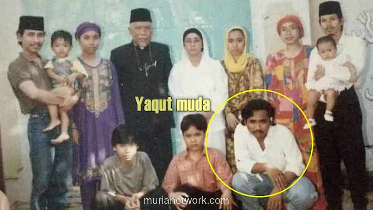 Senyum Gus Yaqut di Foto Lawas Beradu dengan Status Tersangka Kuota Haji