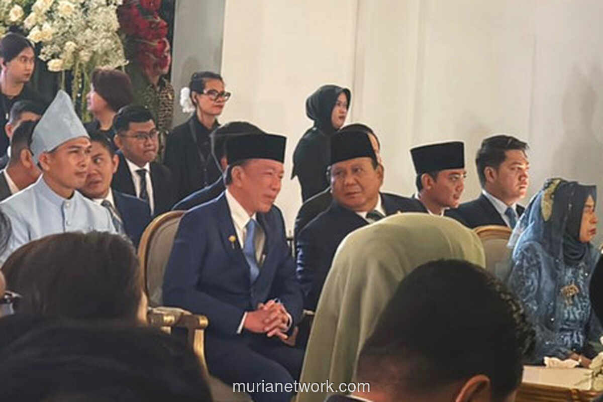 Prabowo dan Jokowi Duduk Berdampingan di Pernikahan Sekretaris Pribadi