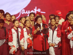 Megawati Bikin Heboh, Nyanyikan Cinta Hampa di Panggung Rakernas PDIP