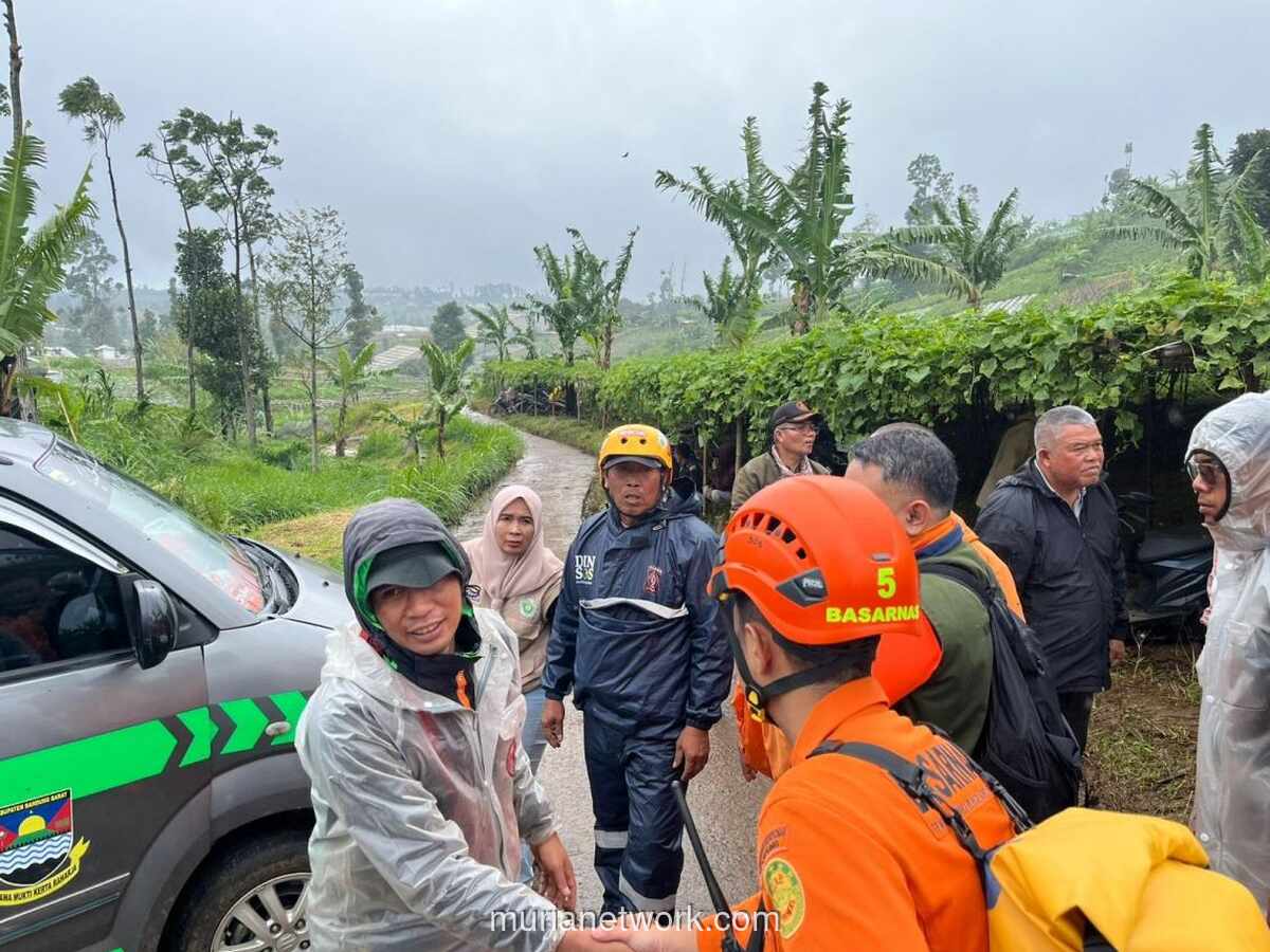 Tanah Longsor Bandung Barat Tewaskan 8 Jiwa, 82 Warga Masih Tertimbun