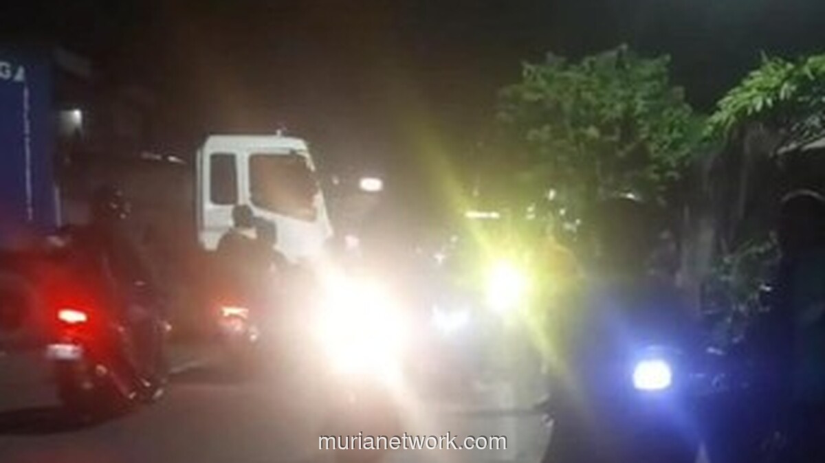 Truk Kontainer Mogok, Lalu Lintas Kalideres Malam Ini Lumpuh