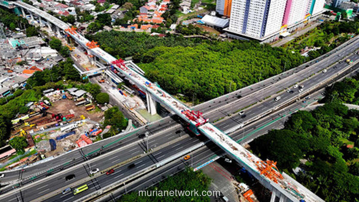 LRT Jakarta Fase 1B Tembus 83%, Sambungan Kritis di Atas Tol Ir Wiyoto Rampung