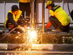 Malam di Rasuna Said: Tiang Pertama Monorel Mangkrak Akhirnya Runtuh